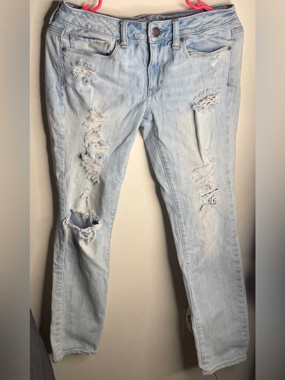 American Eagle Outfitters Light Blue Distressed Skinny Jeans